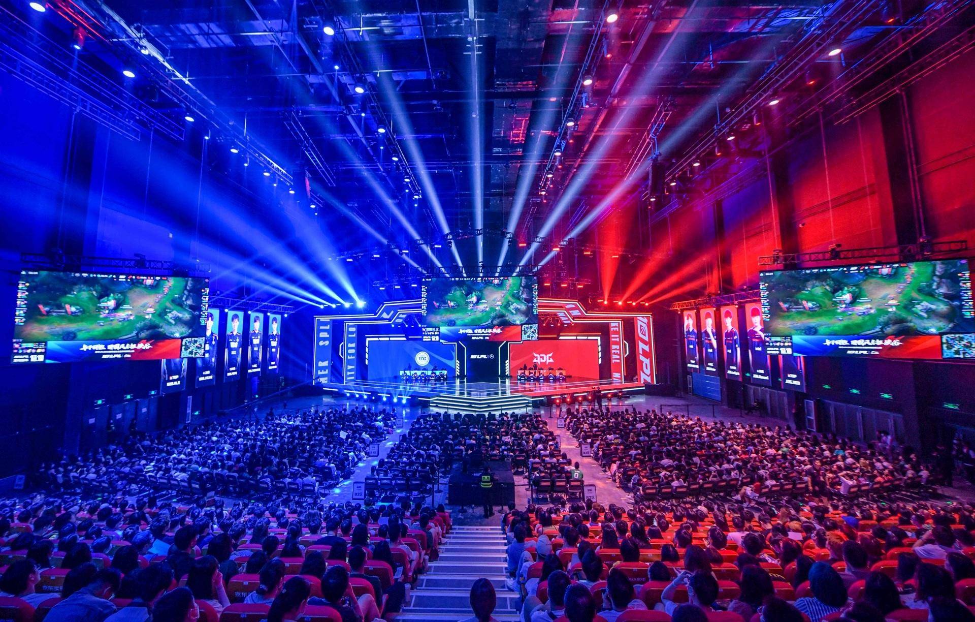 在当下竞争 在当下竞争