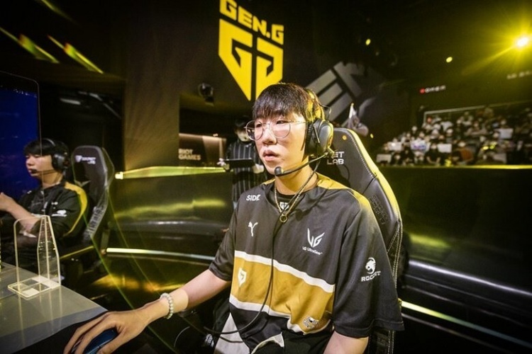 们对自身实 们对自身实